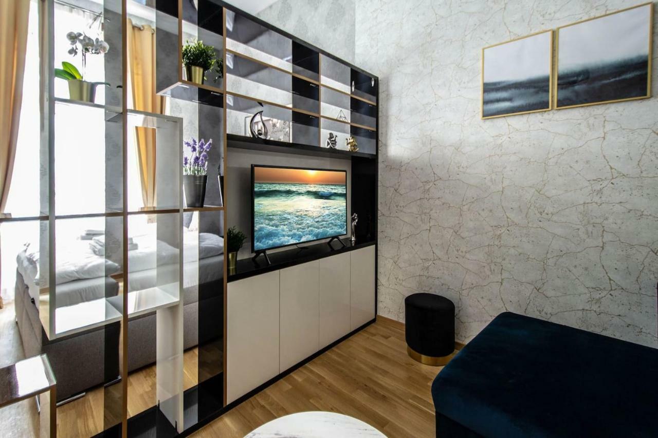 Design 3Bdr Apartment In Residence, Free Parking Prague Luaran gambar