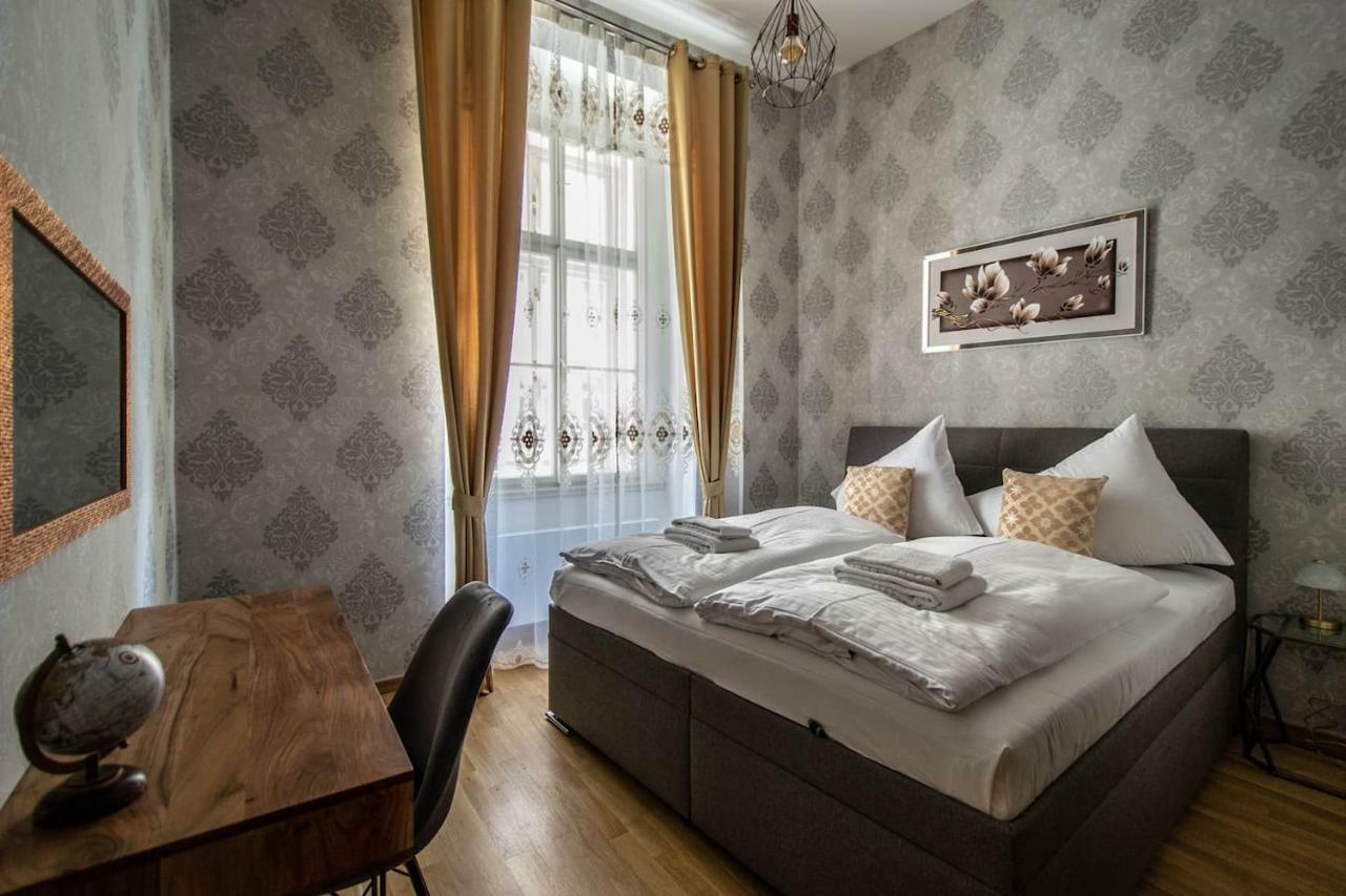 Design 3Bdr Apartment In Residence, Free Parking Prague Luaran gambar