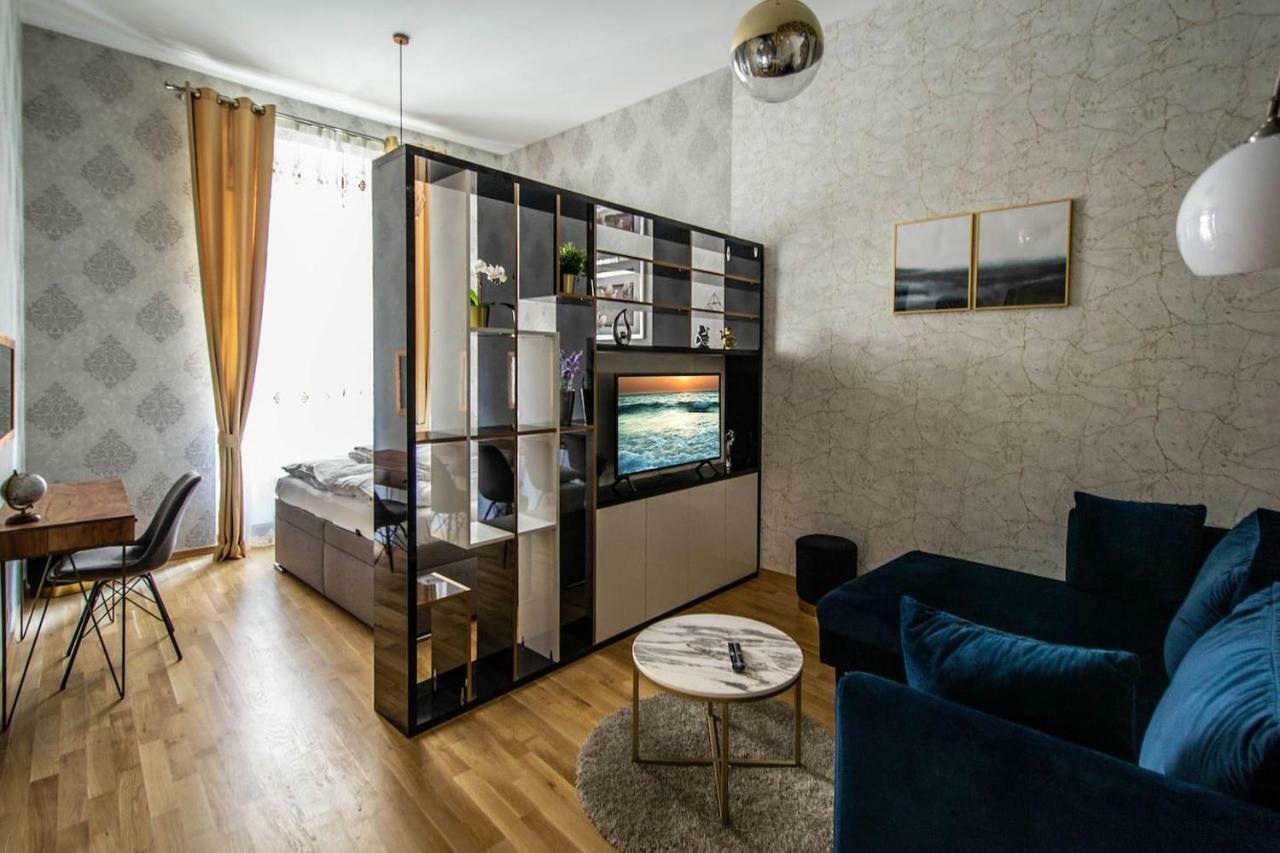 Design 3Bdr Apartment In Residence, Free Parking Prague Luaran gambar