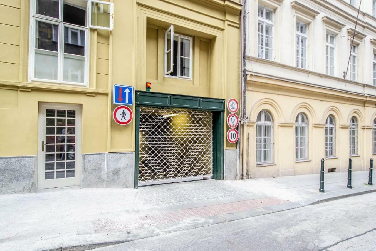 Design 3Bdr Apartment In Residence, Free Parking Prague Luaran gambar